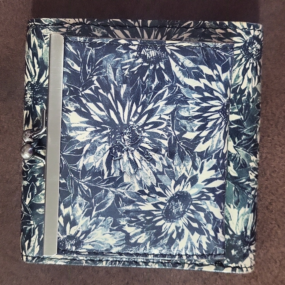 Patricia Nash Reiti Wallet Black & White Sunflower Print - Picture 6 of 15